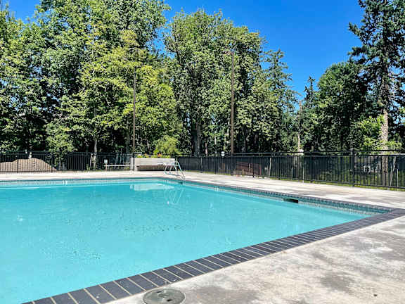 Sparkling Pool at Commons on the Tualatin River, Tualatin, 97062