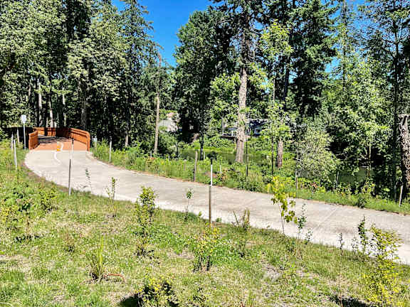Green Space Walking Path at Commons on the Tualatin River, Tualatin