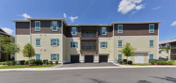 our apartments offer a parking lot for your car  at Cabana Club - Galleria Club, Jacksonville, 32256