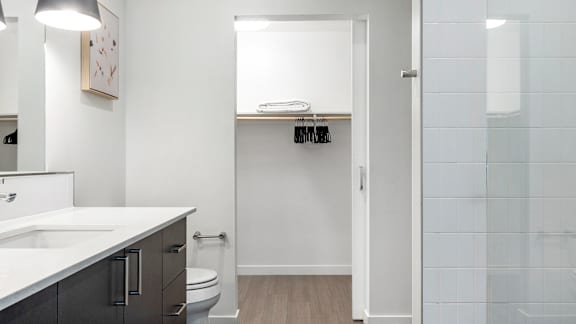 Full Bathroom at Rendezvous Urban Flats, Tucson, AZ, 85701