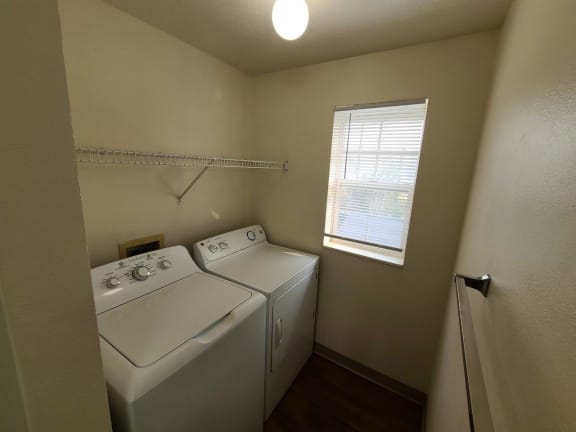 GoGo West Apartments Laundry Room