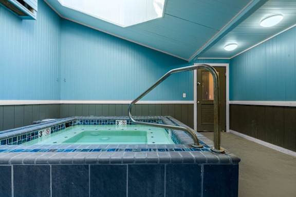 Copper Ridge Apartments in Renton, Washington Hot Tub