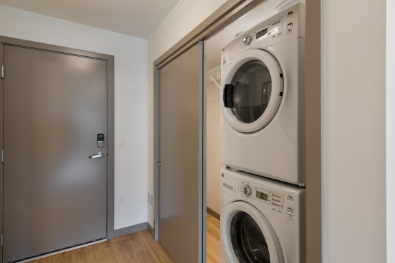 VODA Apartments Model 402 Washer and Dryer