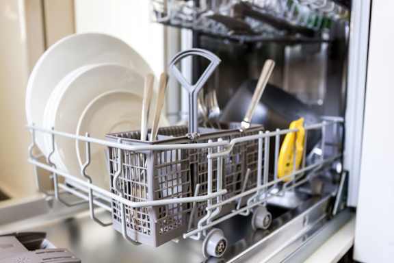 Dishwasher at Garwood Gardens Apartments, Garwood, NJ