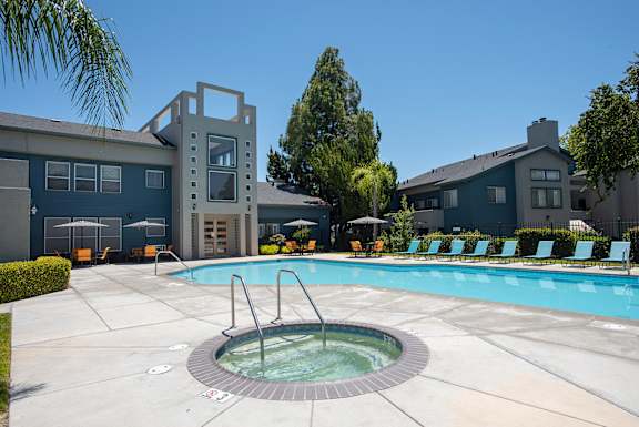 A swimming pool with a hot tub at Autumn Oaks Apartments, Roseville, CA, 95678