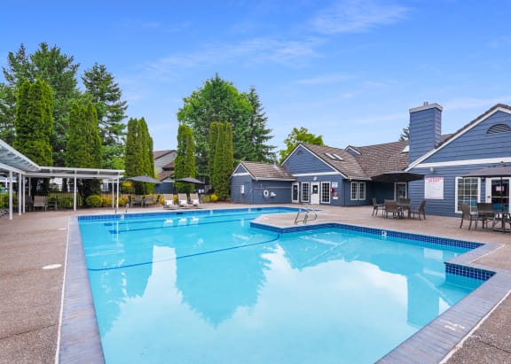 Creekside Village outdoor swimming pool clubhouse view