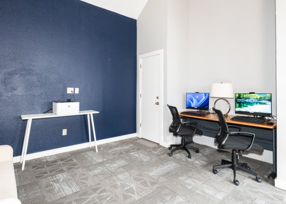 Crown Court business center, Clackamas, OR, 97015