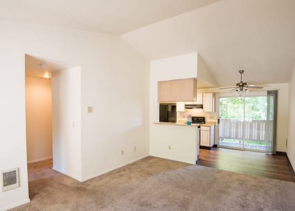 Apartment Living Room at Crown Court Apartments, OR 90715