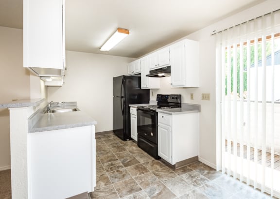 Elmonica Court vacant 2x1 kitchen, Beaverton, OR, 97006