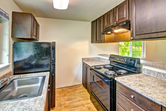 Maple Pointe Vacant Apartment Upgraded Kitchen &amp; BVar