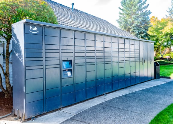 Sir Charles Court self service package lockers, Beaverton, OR, 97006