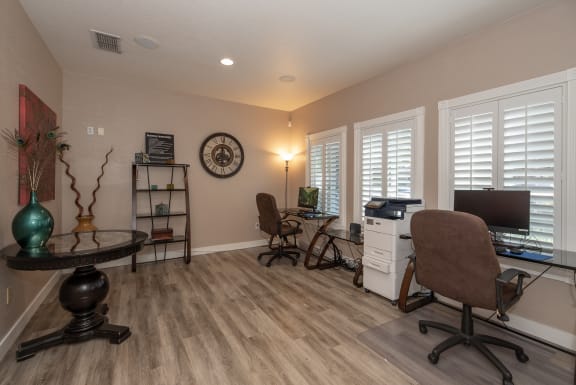 Stanford Heights business center computers