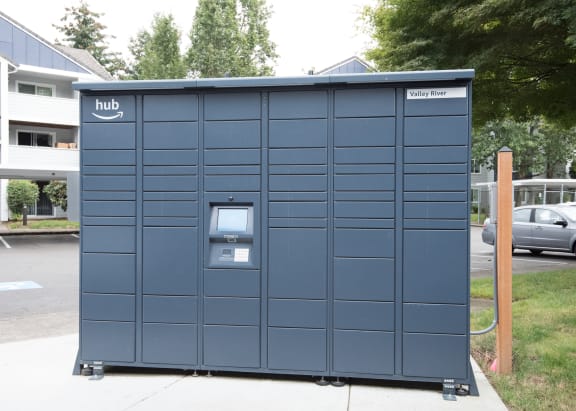 Package Lockers at Valley River Court, Eugene, 97401