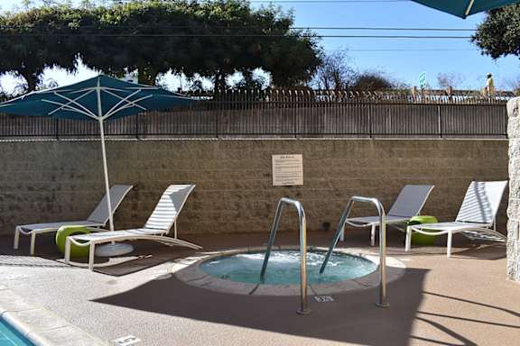 Hot Tub at Encino Palms Apartments in Encino, CA