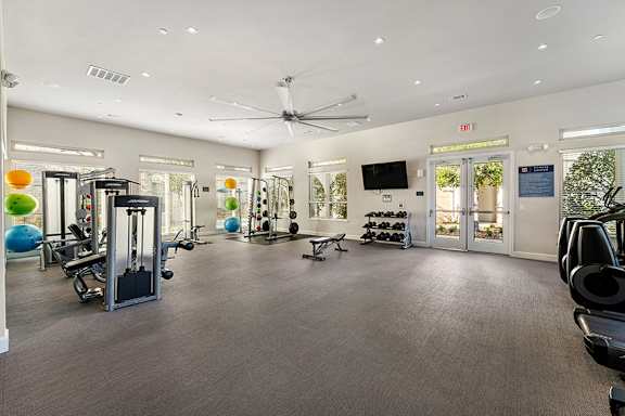 State-of-the-art fitness center - Everlee