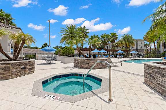 Hot tub - Bonterra Parc