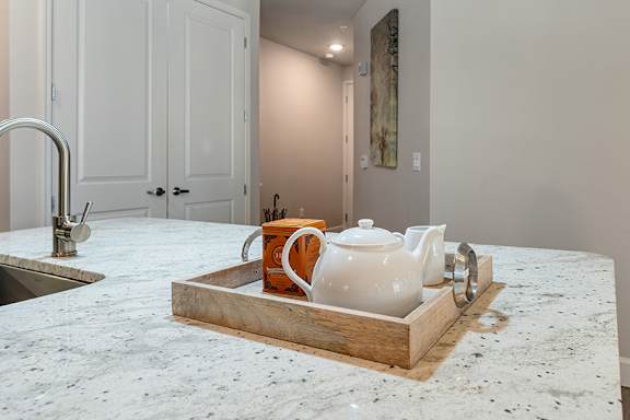 Granite countertops - Everlee