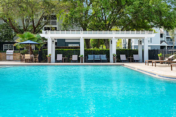 Poolside pergola - The Colony at Deerwood Apartments
