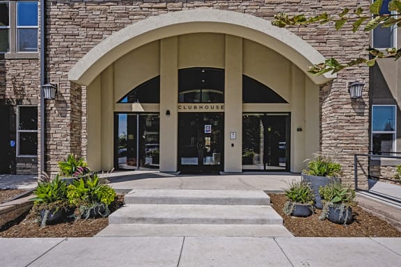 Controlled-access community - Rise at 2534