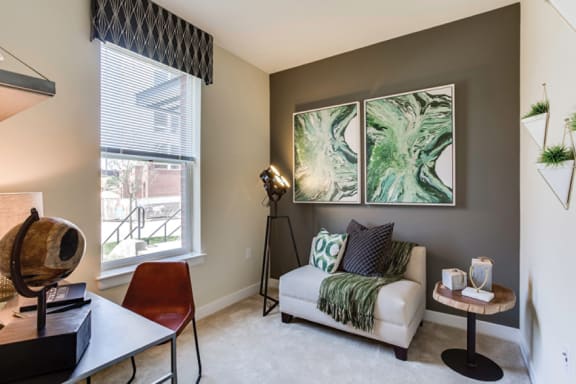 Urban Green - Oversized windows