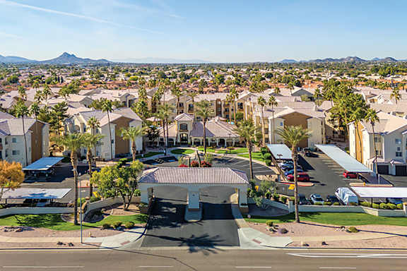 Controlled-access gates - Sonterra Apartments at Paradise Valley