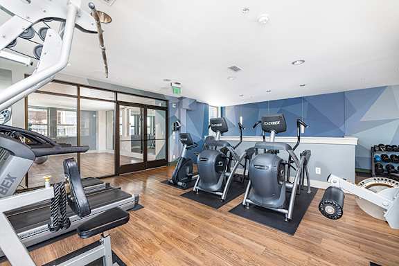 Fully-equipped sky fitness center - The Kirby