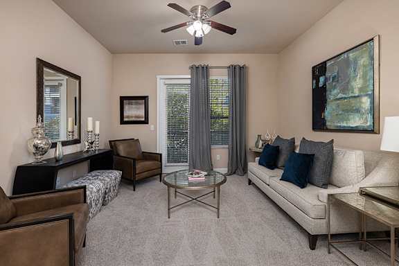 Decorative 2-inch blinds - Monterra Las Colinas Apartments