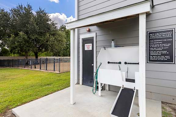 Pet grooming station - Courtney Station Apartments