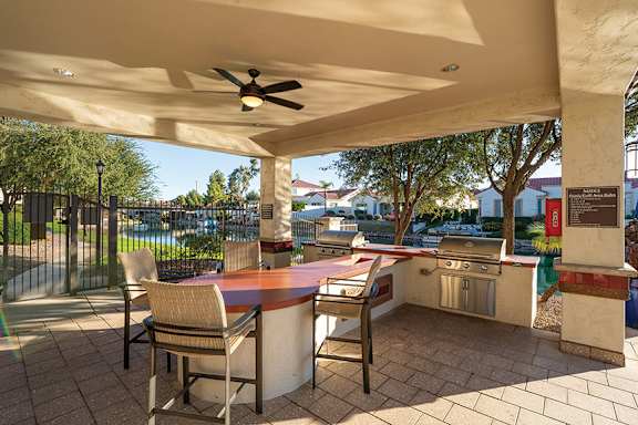 Open-air eatery with gas BBQ grills - Almeria at Ocotillo
