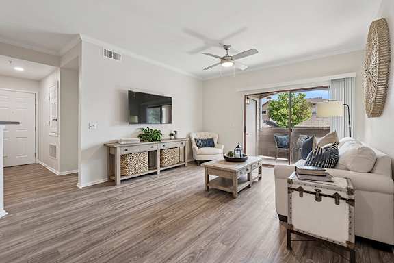 Soaring nine-foot ceilings - Grand Centennial Apartments