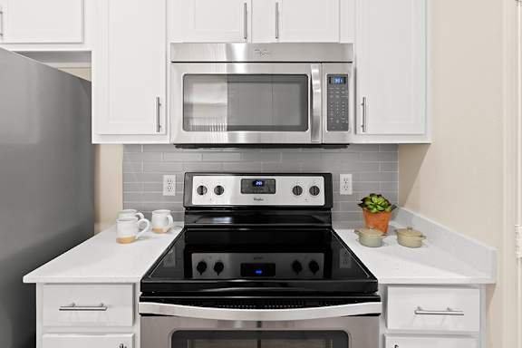 Stainless steel appliances - Arrowhead Landing Apartments