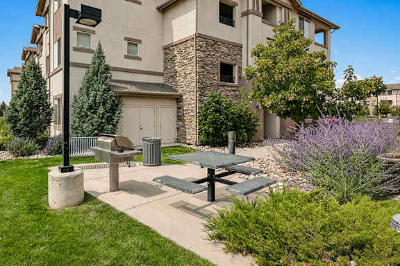 BBQ picnic area - First and Main Apartments