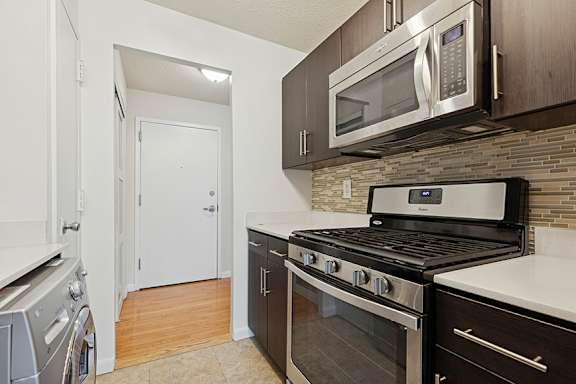 Gas range stoves - Hill House at Chestnut HIll