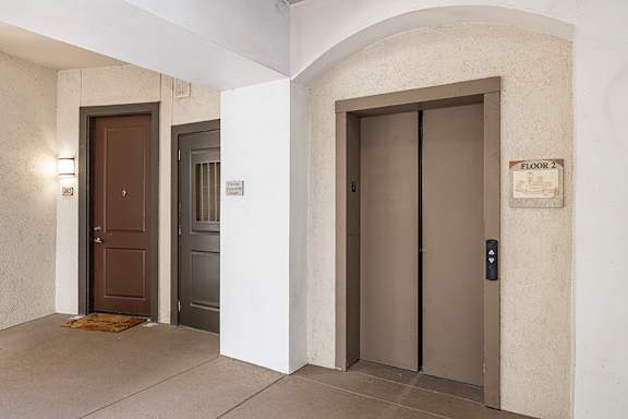 Elevator access - Monterra Las Colinas