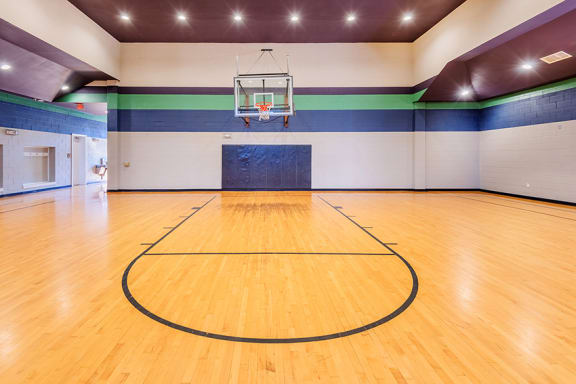 The Crossing at Alexander Place - Indoor basketball court