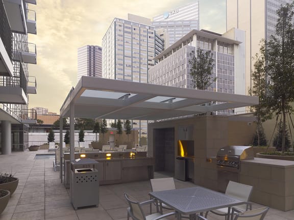 Main 3 Downtown - Fully-equipped cabana bar with grill