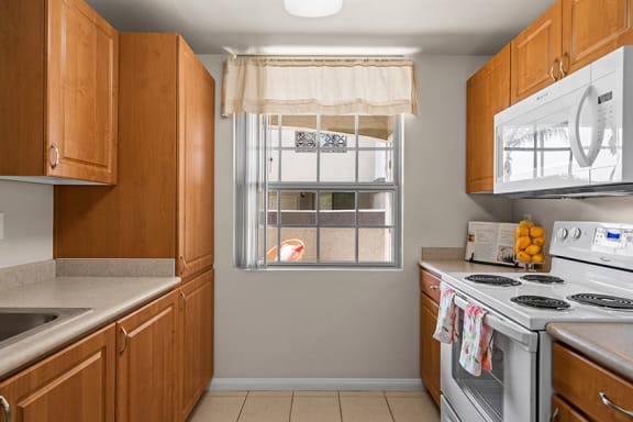 Barton Vineyard Apartments - Self-cleaning oven in unit kitchens