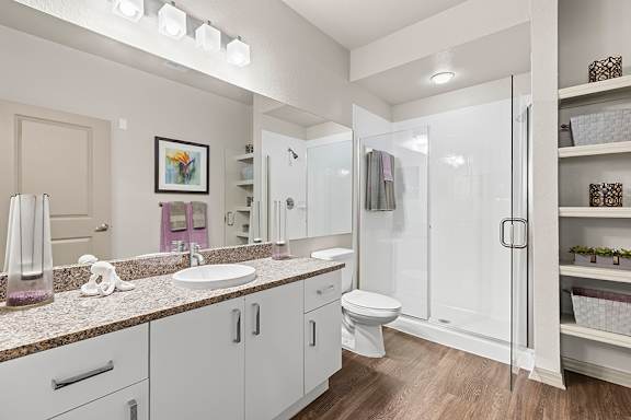 Walk-in showers with glass enclosures - Bonterra Parc