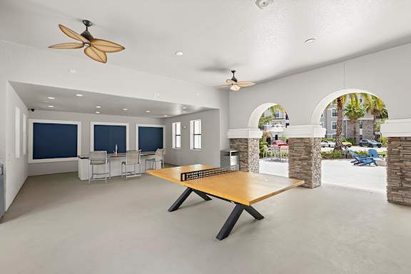 Cabana lounges - Bonterra Parc