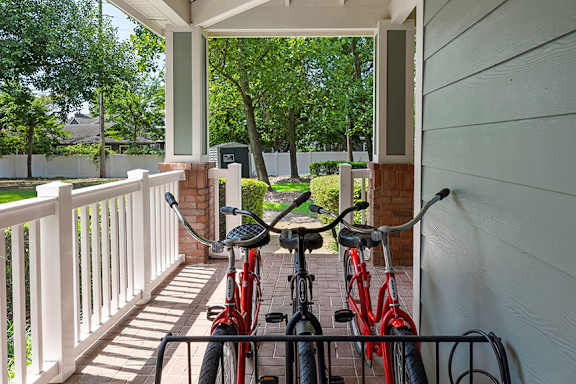 Complimentary resident-use bikes - Belle Harbour Apartments