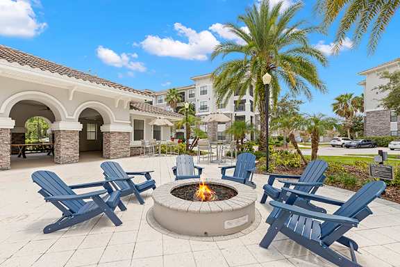 Fire pit lounge - Bonterra Parc