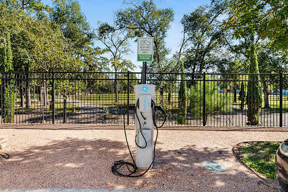 EV charging station - Everlee