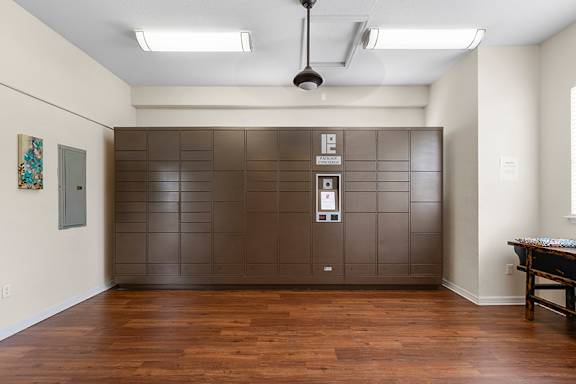 Electronic parcel locker system - Egret's Landing Apartments
