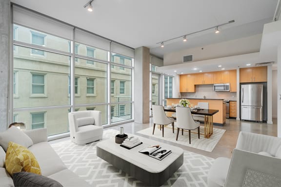 Soaring ceilings with window walls - Main 3 Downtown