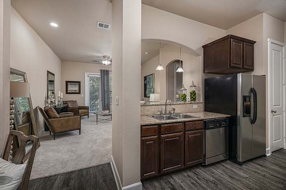 Solid wood 42-inch cabinets - Monterra Las Colinas Apartments