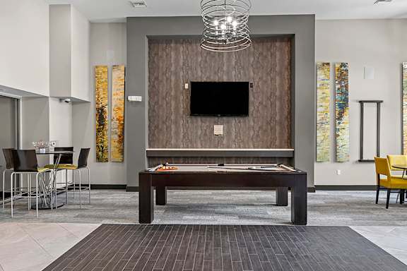 Resident lounge with billiards - Bonterra Parc