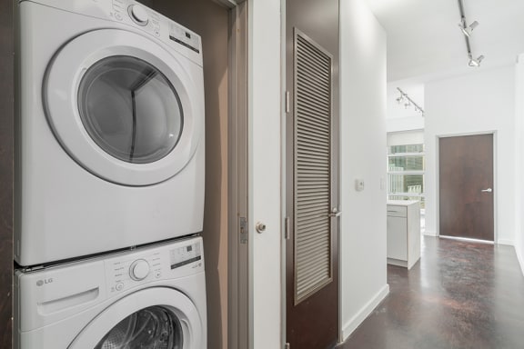Full-sized washer and dryer - Main 3 Downtown