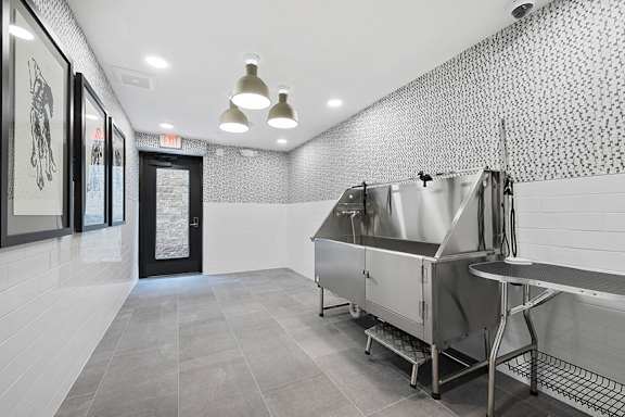 Second pet spa - Stonehill at West Orange