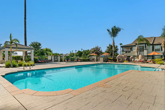 Barton Vineyard Apartments - 2 resort-style pools and spas