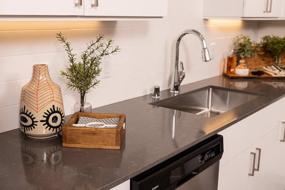 Quartz countertops - NOVA at Green Ranch